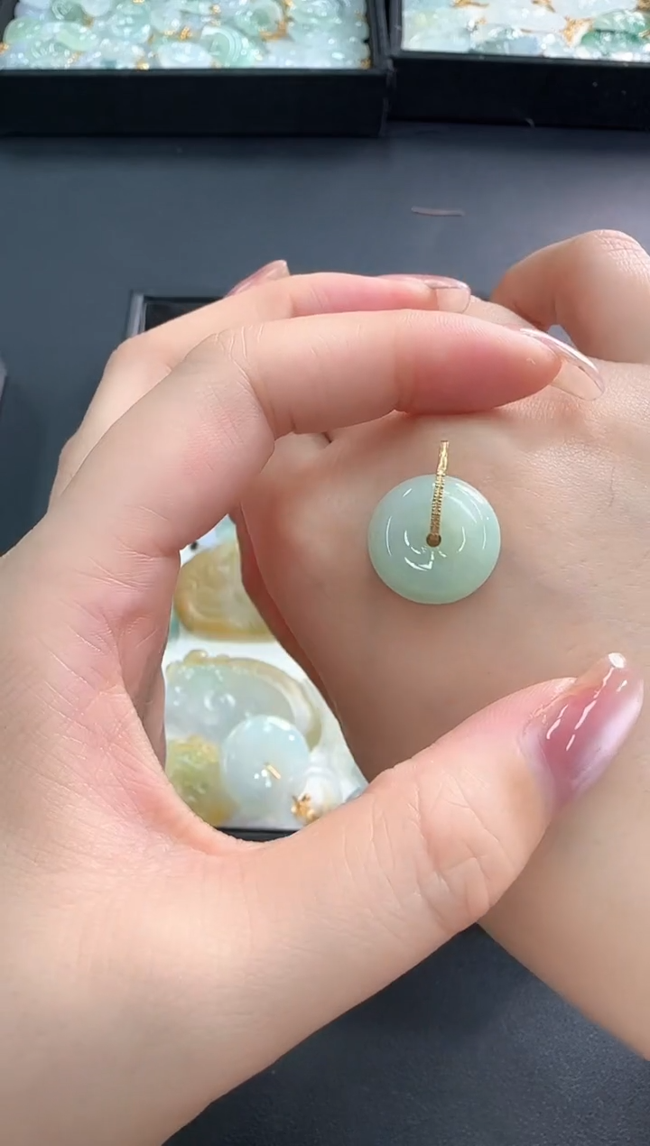 【闪购商品】翡翠颈饰18K金镶嵌250214117