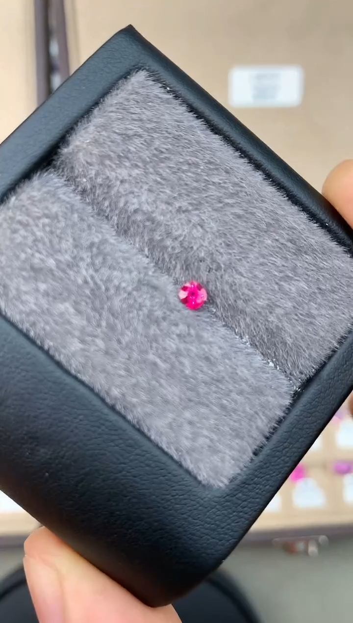 【闪购商品】定制尖晶石裸石未镶嵌0.25ct 吉尔德绝地武士