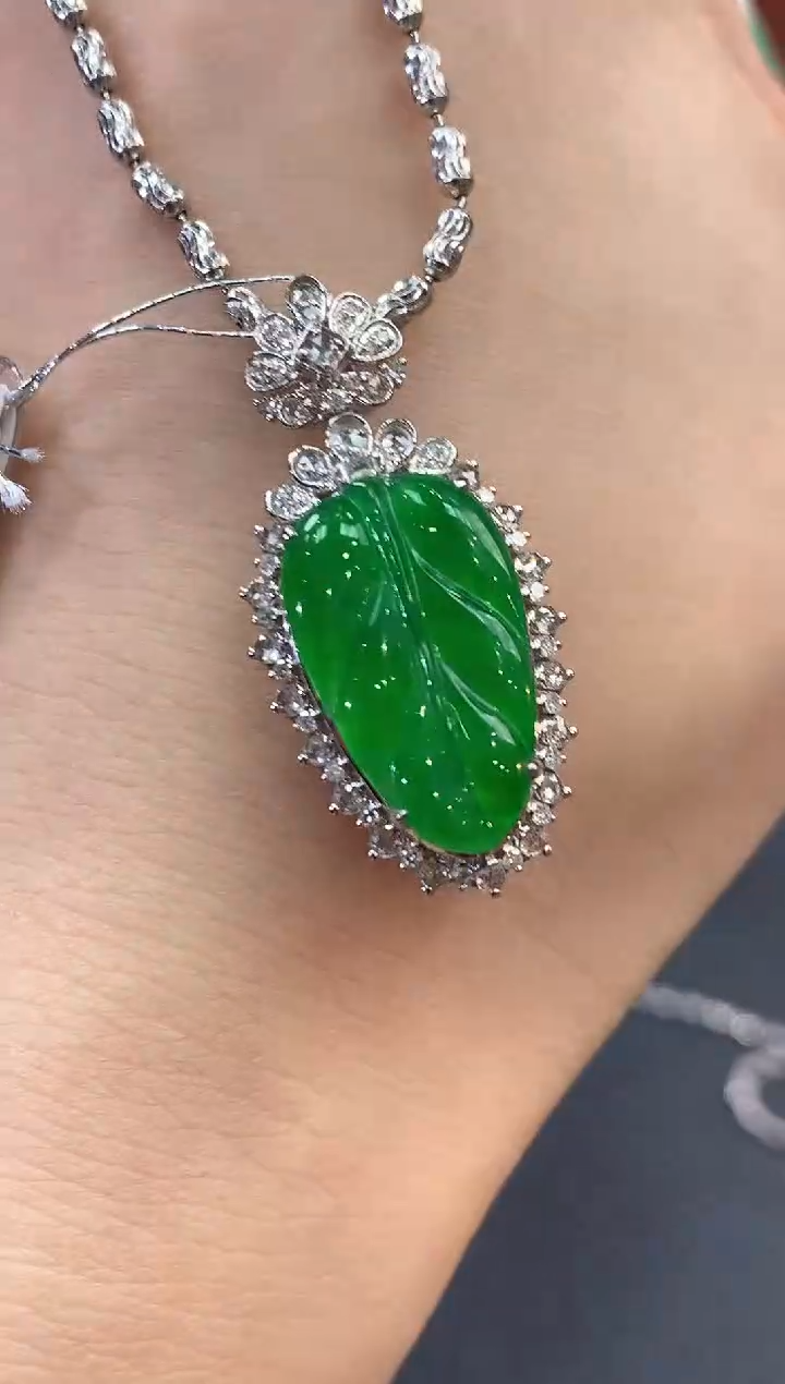 【闪购商品】翡翠吊坠(不含链)18K金镶嵌D41