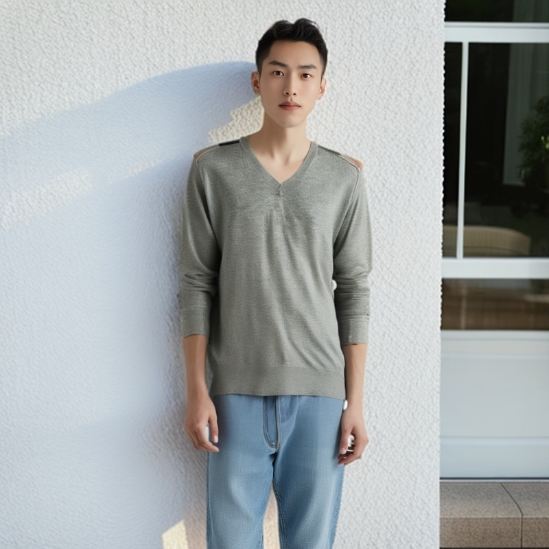 99新 BURBERRY/博柏利 11298727格纹拼接羊毛长袖针织衫 灰色 L码