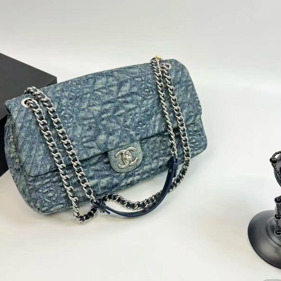 95新 Chanel/香奈儿 牛仔山茶花银扣cf中号25cm16开 18987024