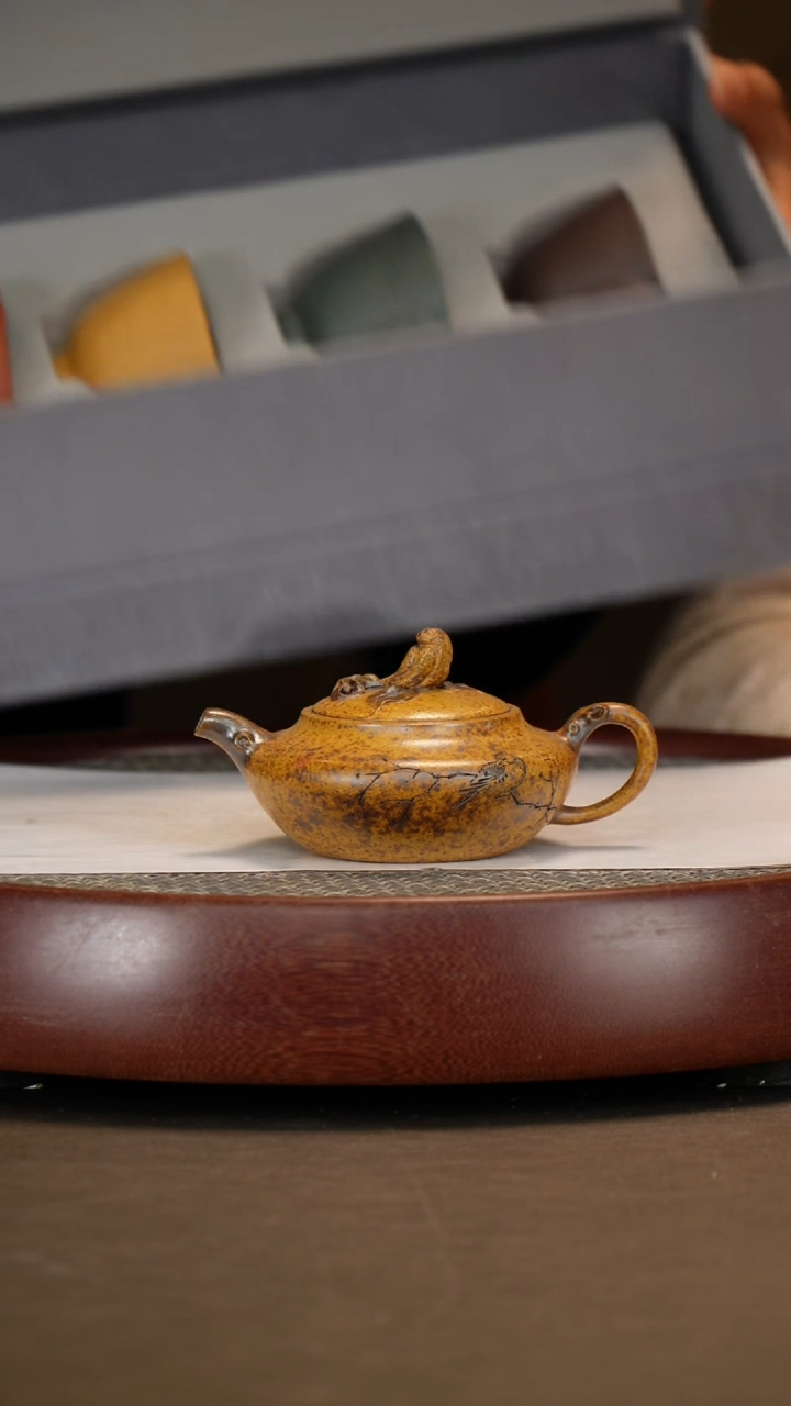 【闪购商品】紫砂茶壶【汪叶】虎皮金砂佛手  130CC