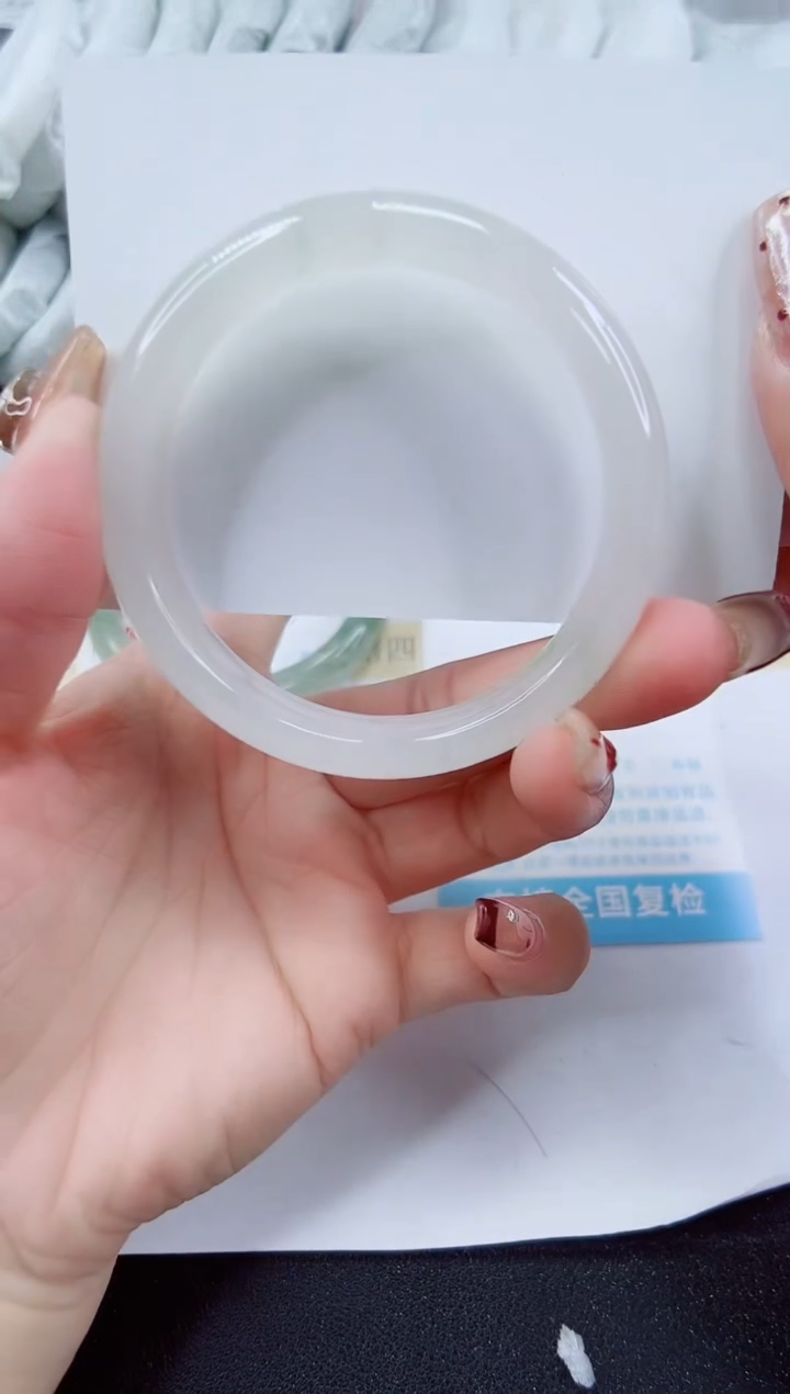 【闪购商品】石英质玉手镯未镶嵌184