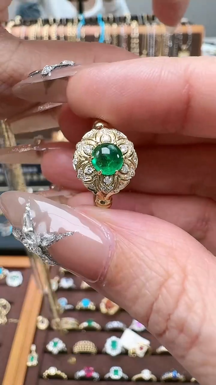 【闪购商品】祖母绿戒指18K金镶嵌18K金祖母绿戒指