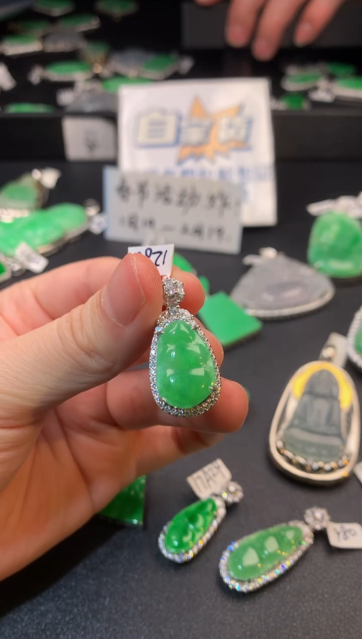 【闪购商品】翡翠颈饰银S925镶嵌翡翠