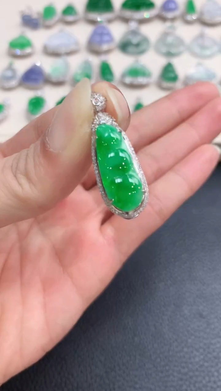 【闪购商品】翡翠吊坠(不含链)18K金镶嵌b105       