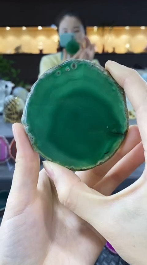 未镶嵌颈饰玛瑙/玉髓时**转玛瑙