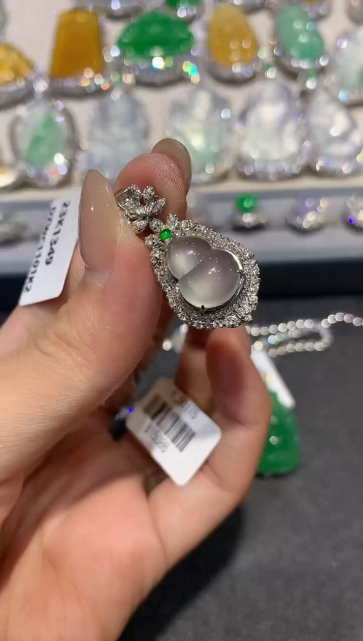 【闪购商品】翡翠吊坠(不含链)18K金镶嵌q367       