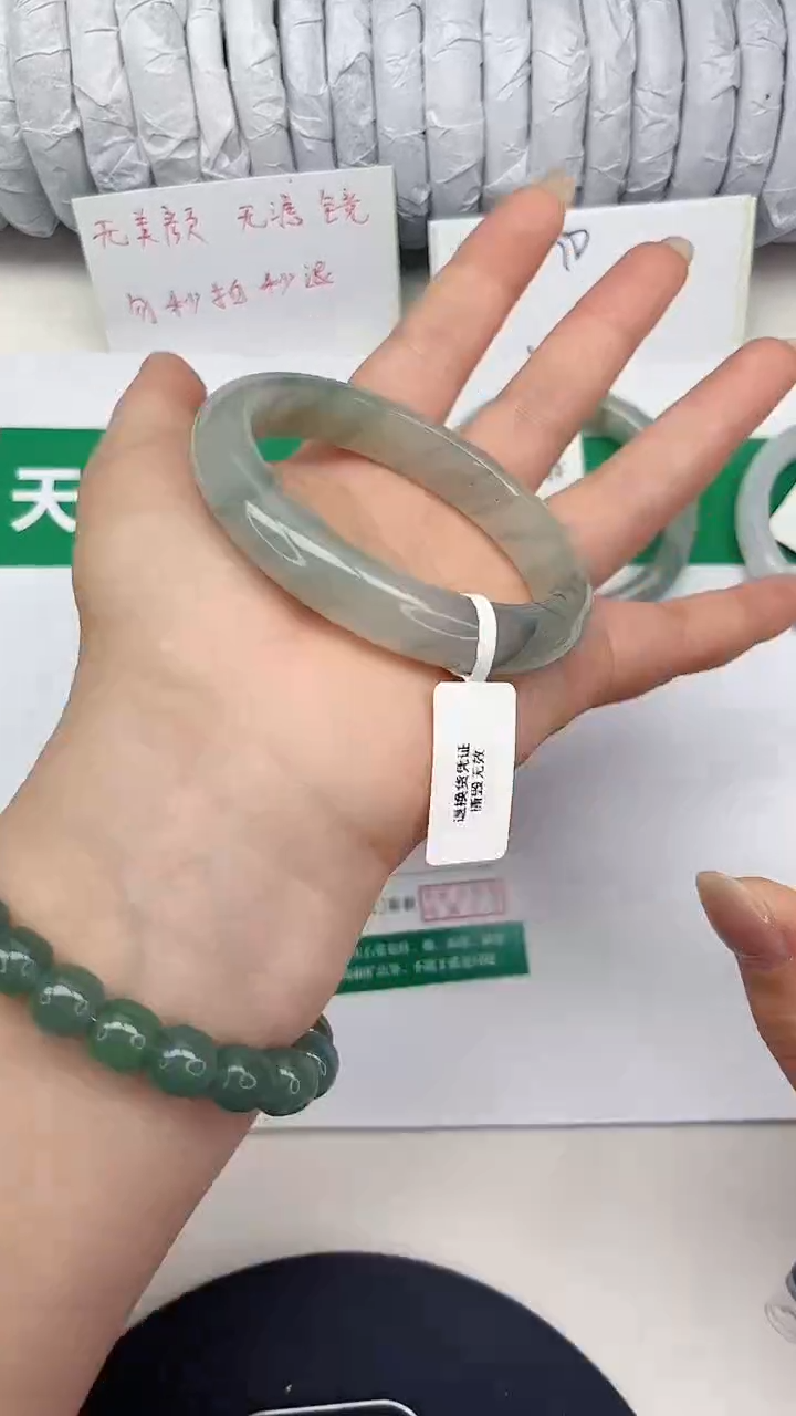 未镶嵌手镯石英质玉62-58/59