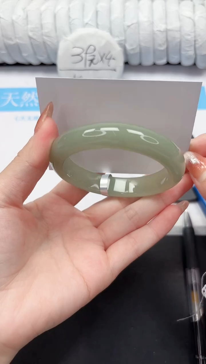 未镶嵌手镯石英质玉45-57.5D