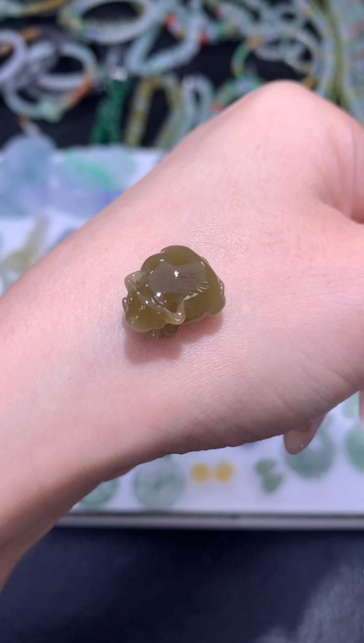 未镶嵌定制翡翠牛牛