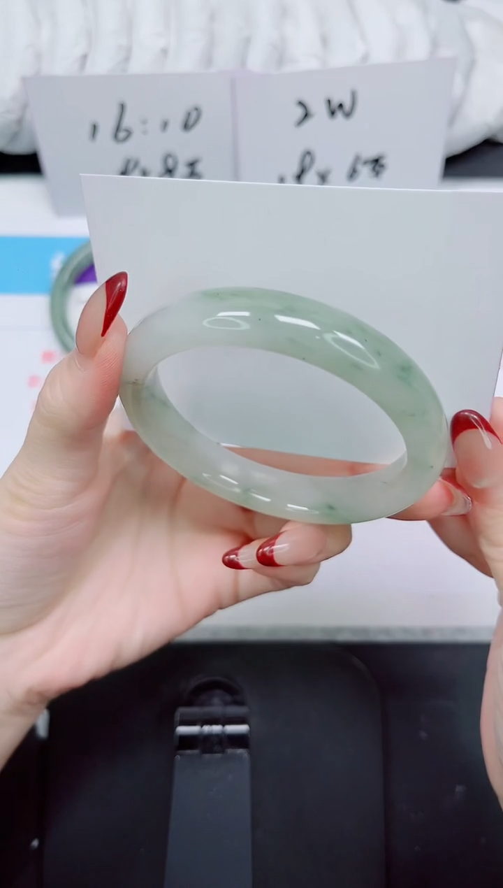 【闪购商品】石英质玉手镯未镶嵌217