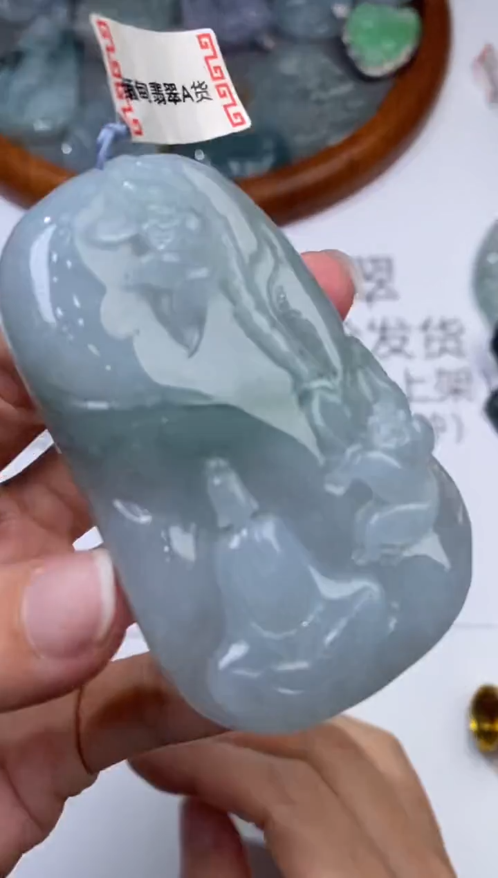 未镶嵌挂件翡翠304217      多人