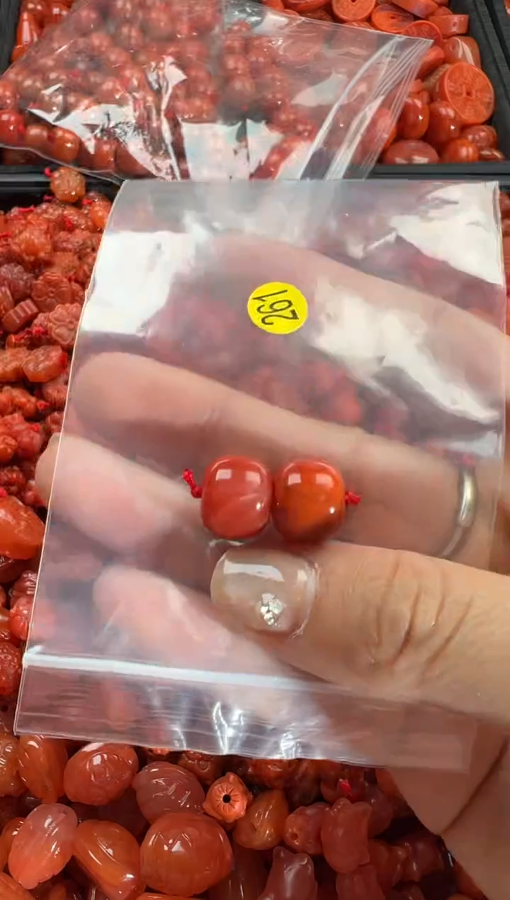 【闪购商品】南红玛瑙颈饰未镶嵌1