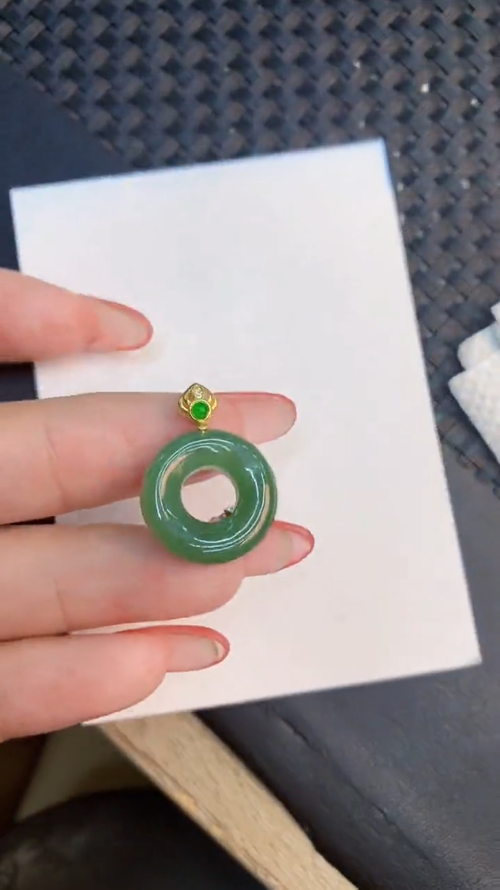 颈饰未镶嵌翡翠1