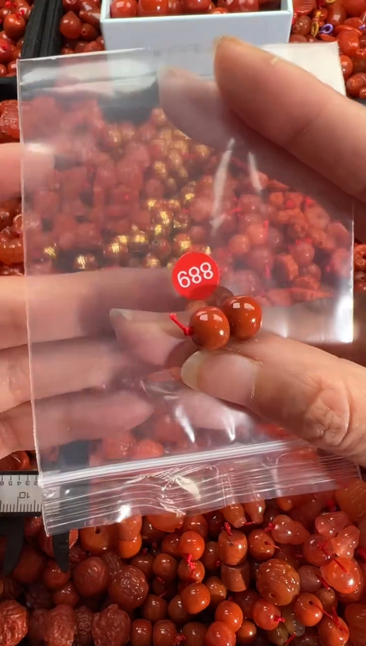 【闪购商品】南红玛瑙颈饰未镶嵌1