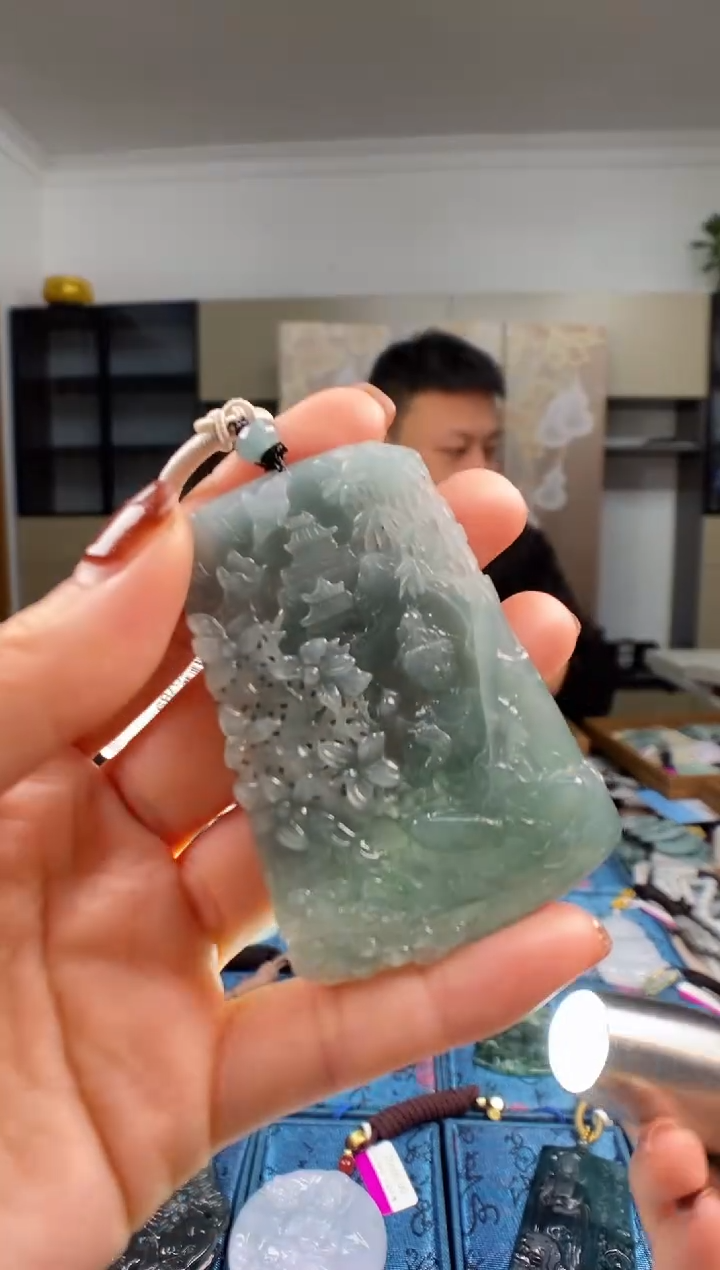 颈饰未镶嵌翡翠多样性发其一