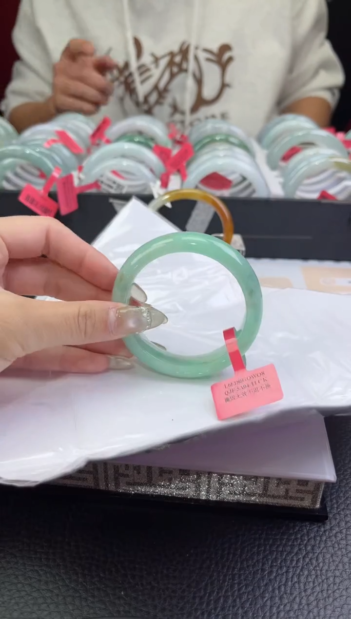 【闪购商品】翡翠手镯未镶嵌翡翠手镯