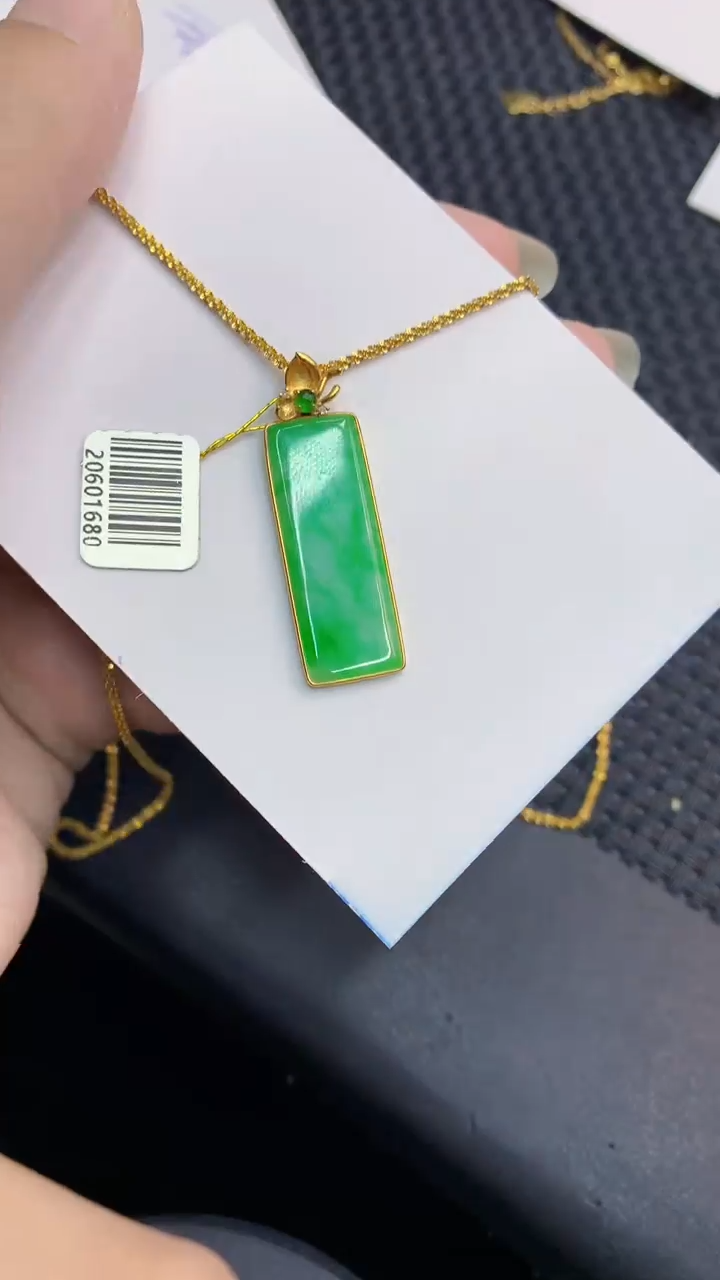 【闪购商品】翡翠颈饰18K金镶嵌            8
