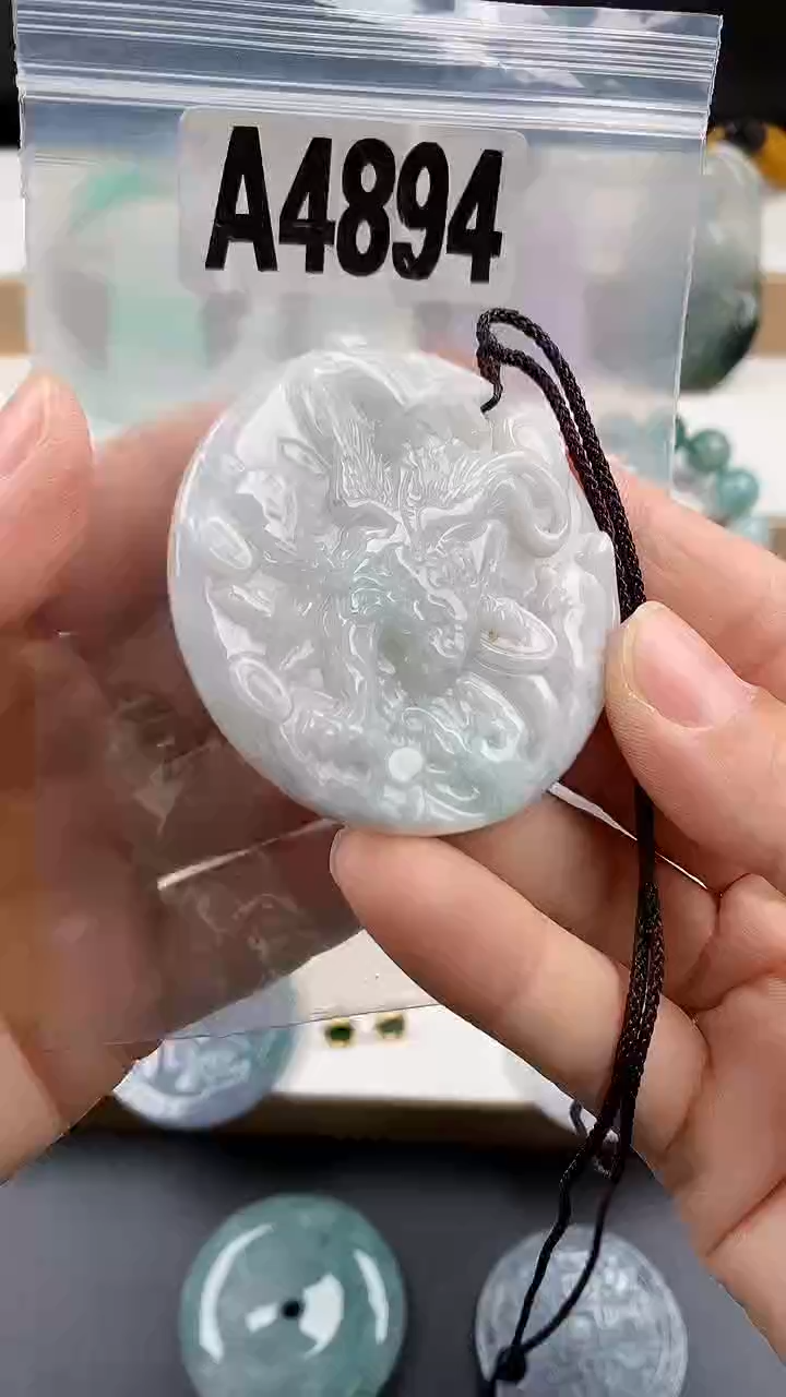 颈饰未镶嵌翡翠天然翡翠吊坠挂件