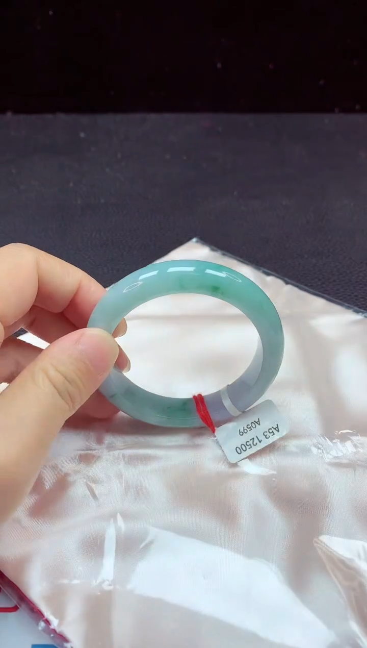 【闪购商品】翡翠手镯未镶嵌镯子53+