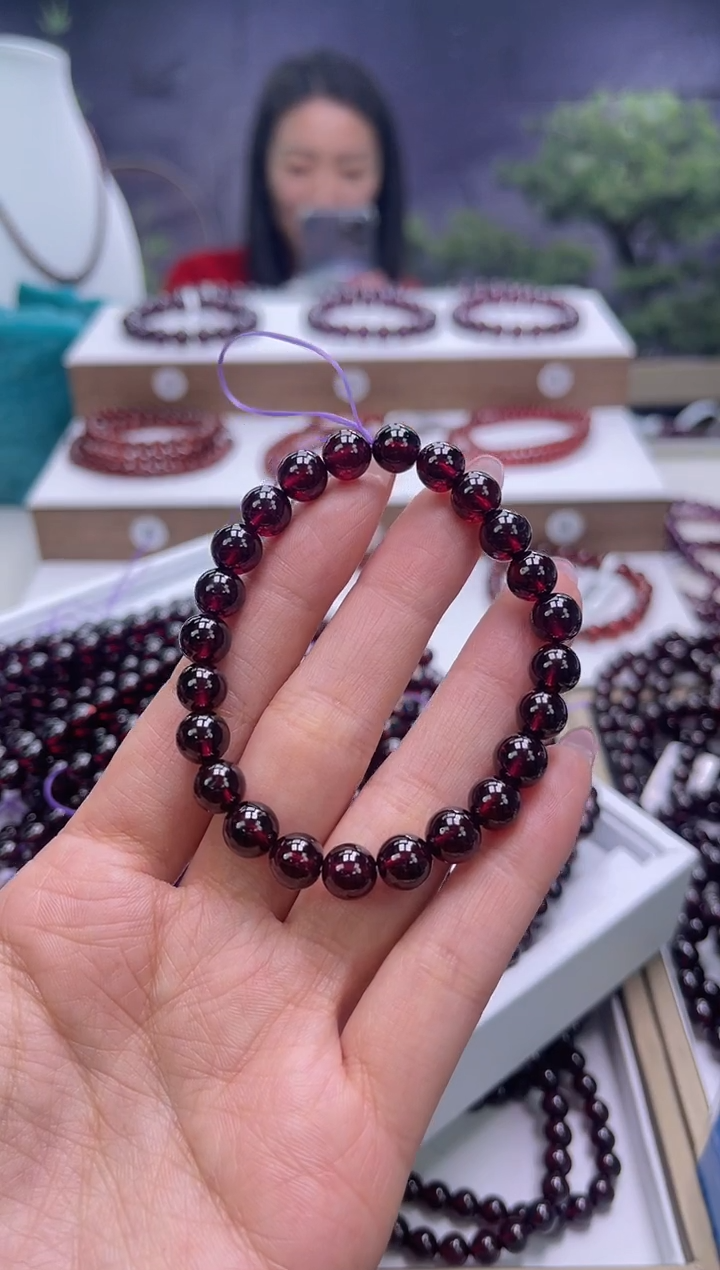 【闪购商品】石榴石手串未镶嵌紫牙乌石榴石7mm+，多样式发一
