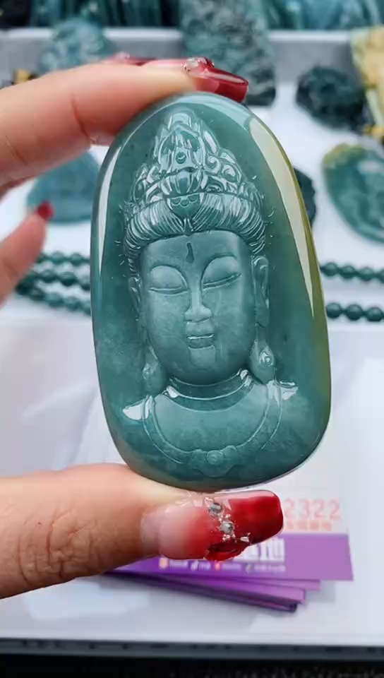 【闪购商品】翡翠颈饰未镶嵌             