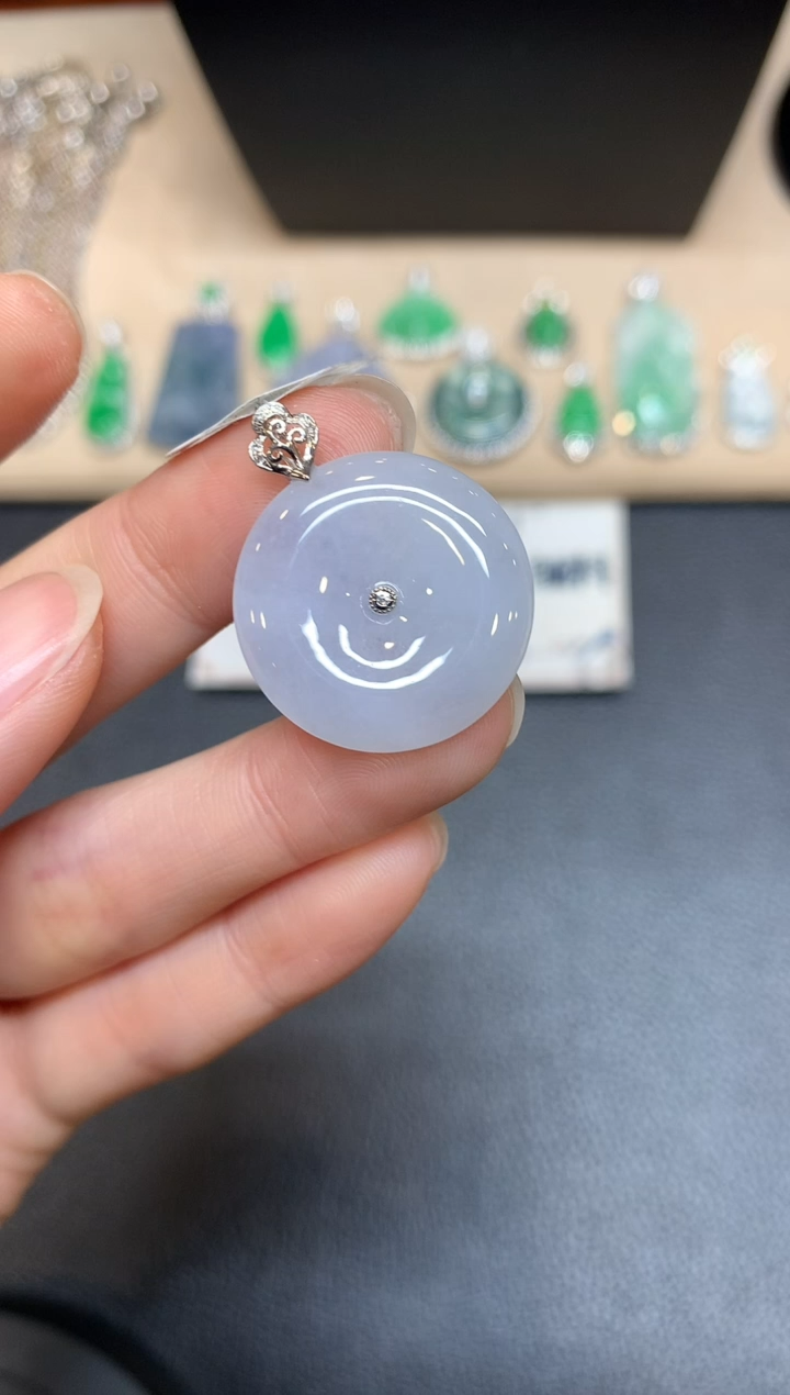 【闪购商品】翡翠颈饰18K金镶嵌平安扣【无服务费