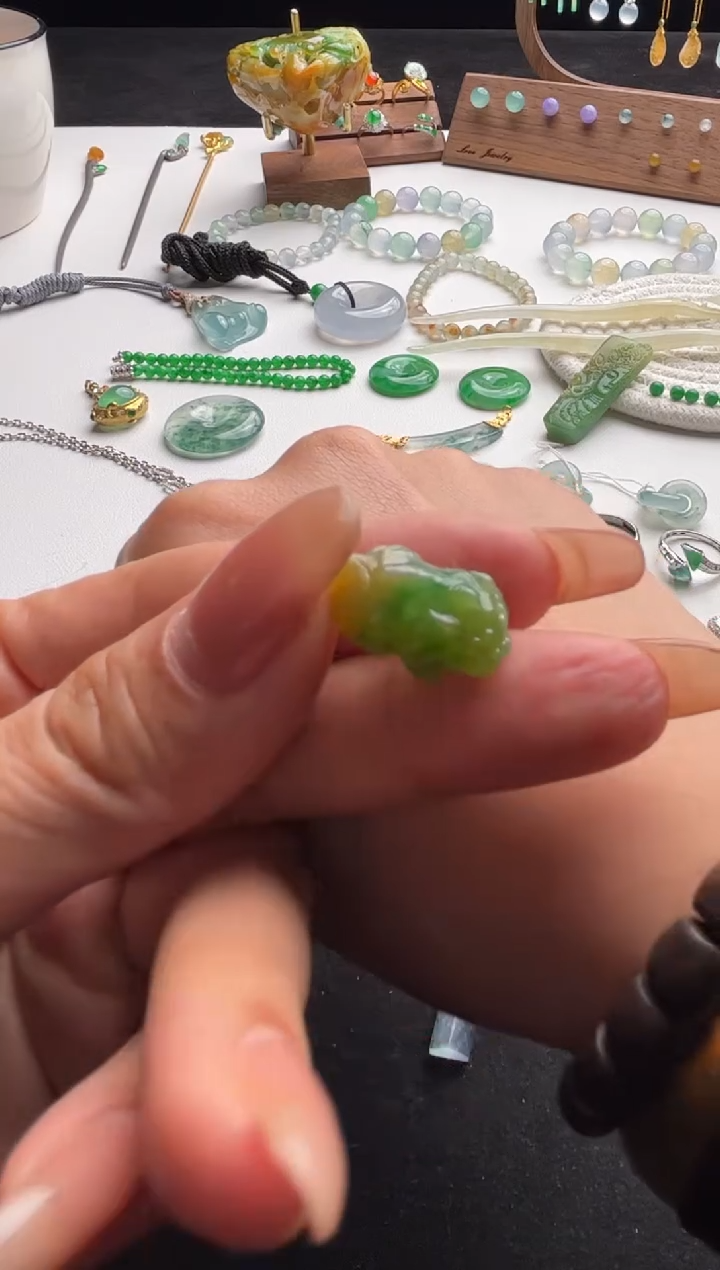 【闪购商品】定制翡翠未镶嵌黄加绿貔貅2600+260-lh