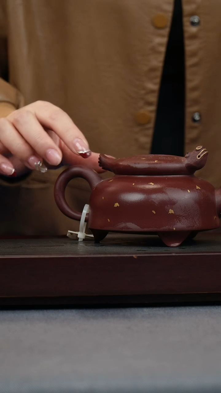 【闪购商品】紫砂茶壶底槽清 洒金寿比南山