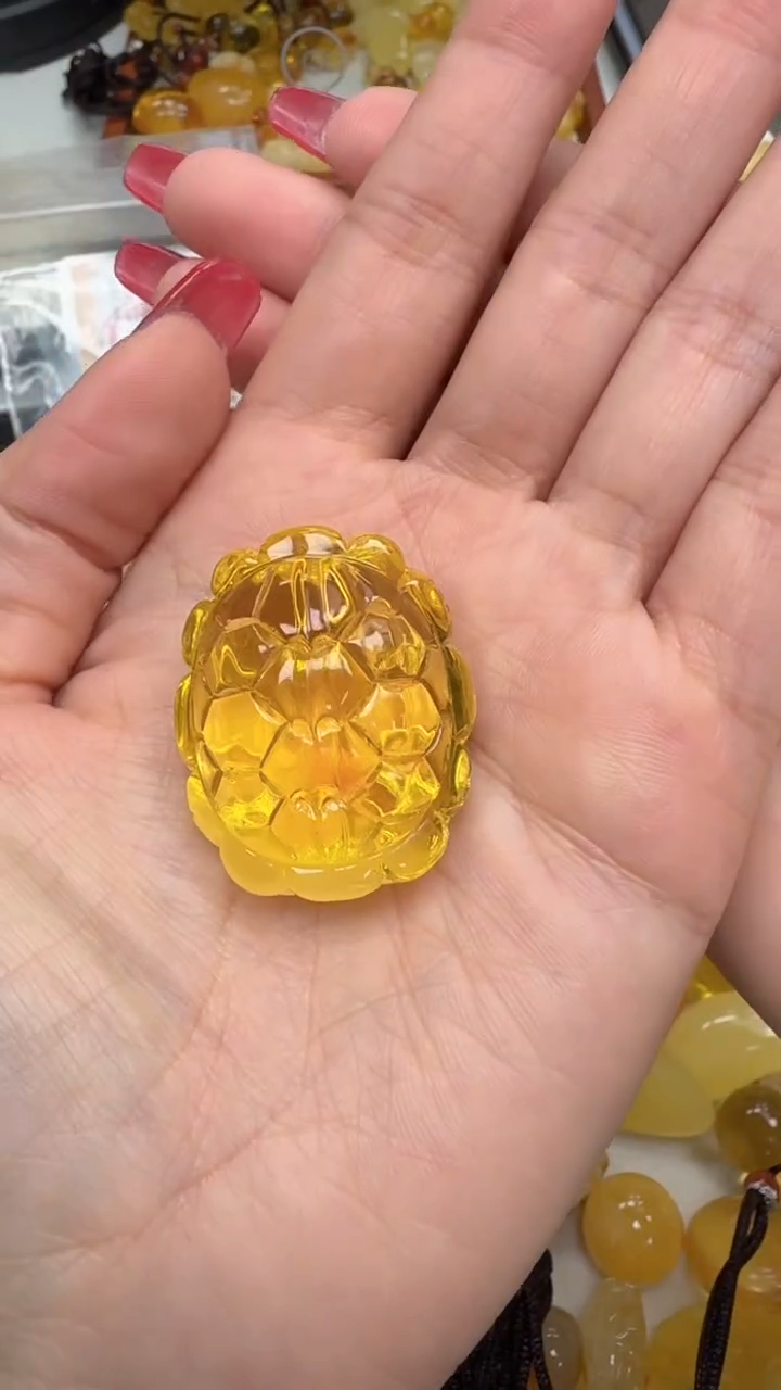 裸石琥珀未镶嵌如图