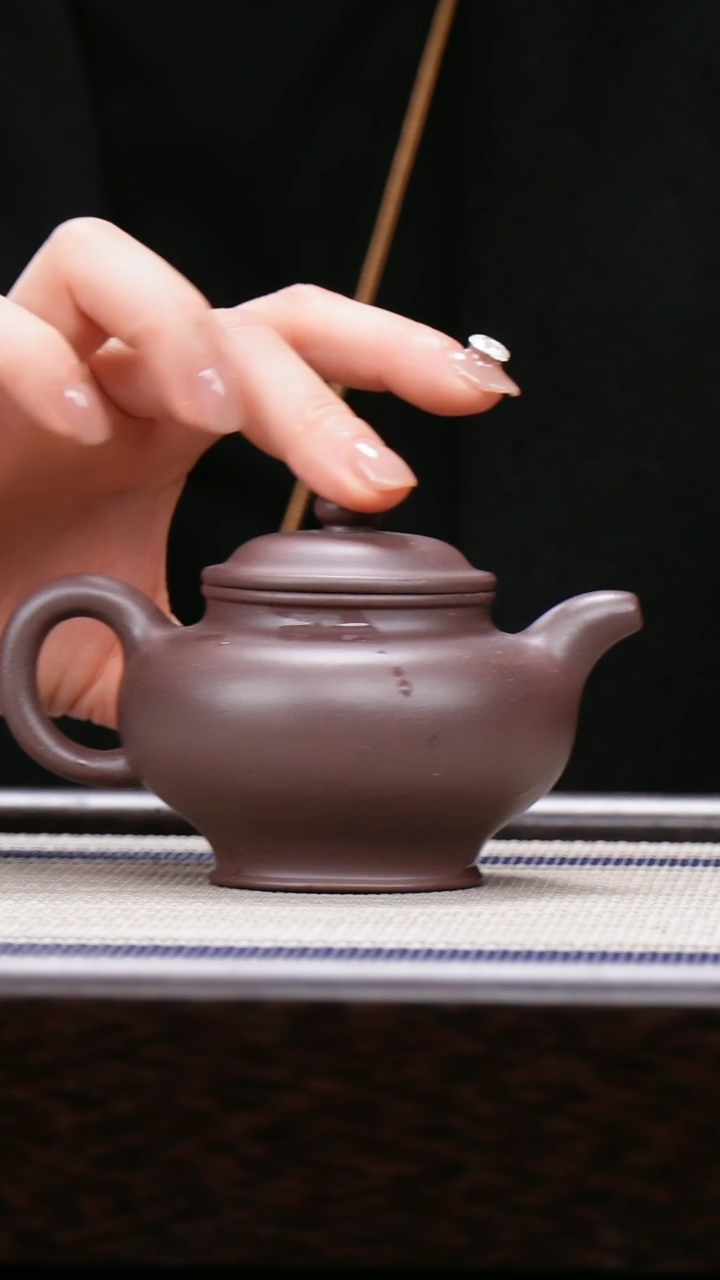 【闪购商品】紫砂茶壶四号井低槽青 小裰支