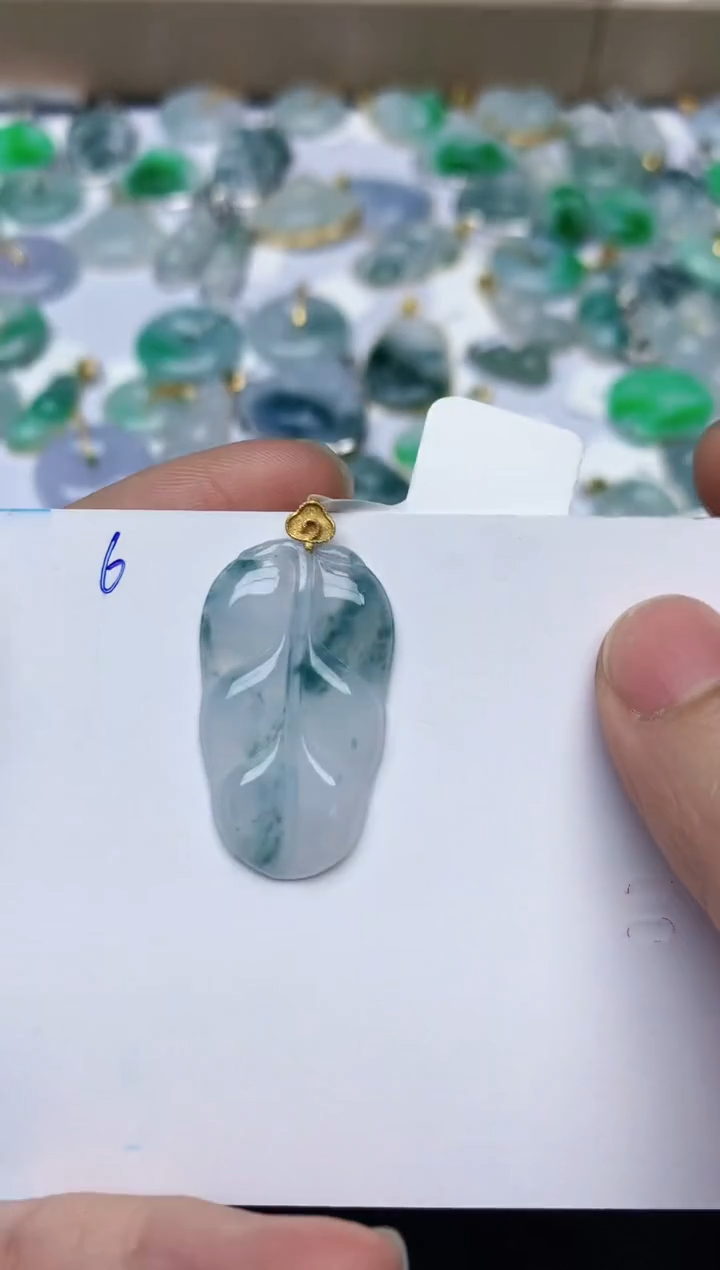 【闪购商品】翡翠颈饰18K金镶嵌天然翡翠A货   