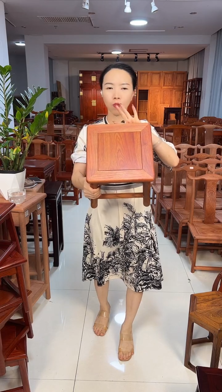 花梨木类家具缅花小方凳