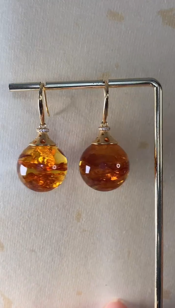 【闪购商品】琥珀颈饰银S925镶嵌花珀圆珠耳环00