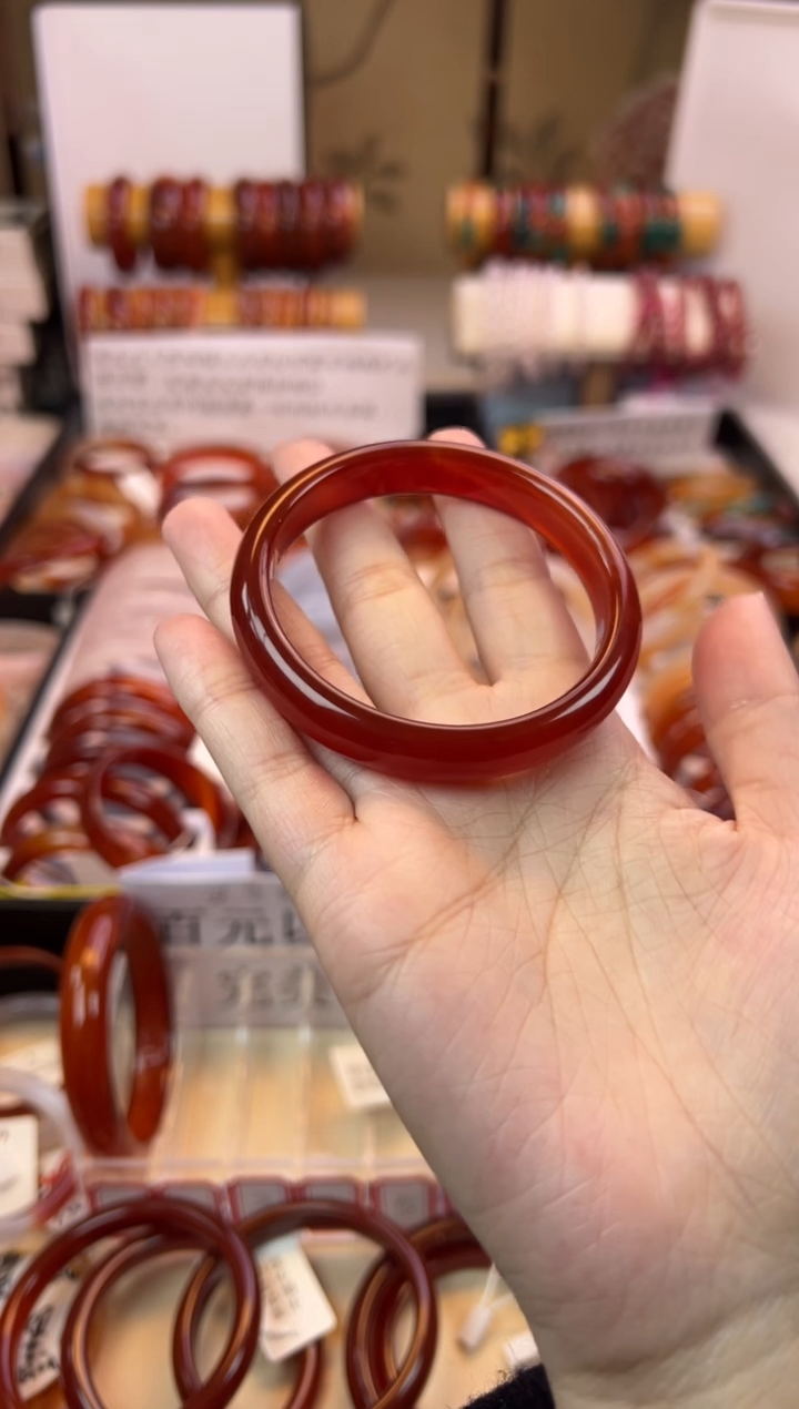 【闪购商品】玛瑙/玉髓手镯未镶嵌53.6圈口