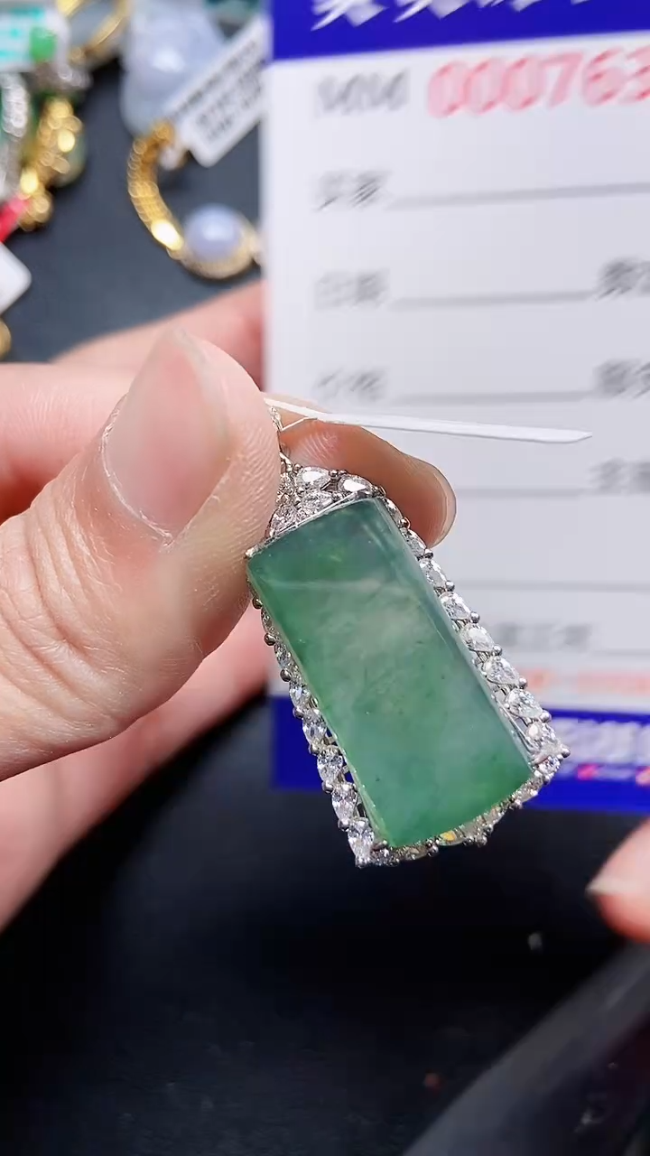 颈饰银S925镶嵌翡翠7635