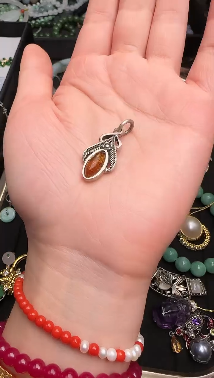 琥珀颈饰未镶嵌花珀吊坠99