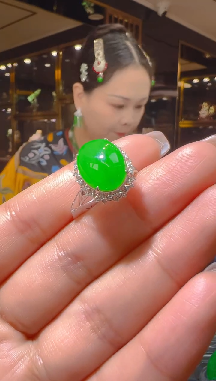 【闪购商品】翡翠戒指18K金镶嵌021       