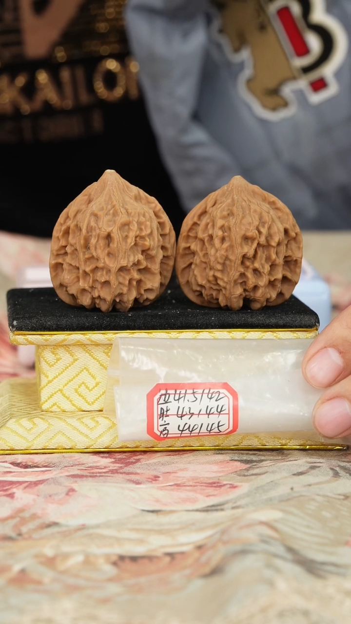【闪购商品】文玩核桃把件鸡心有修
