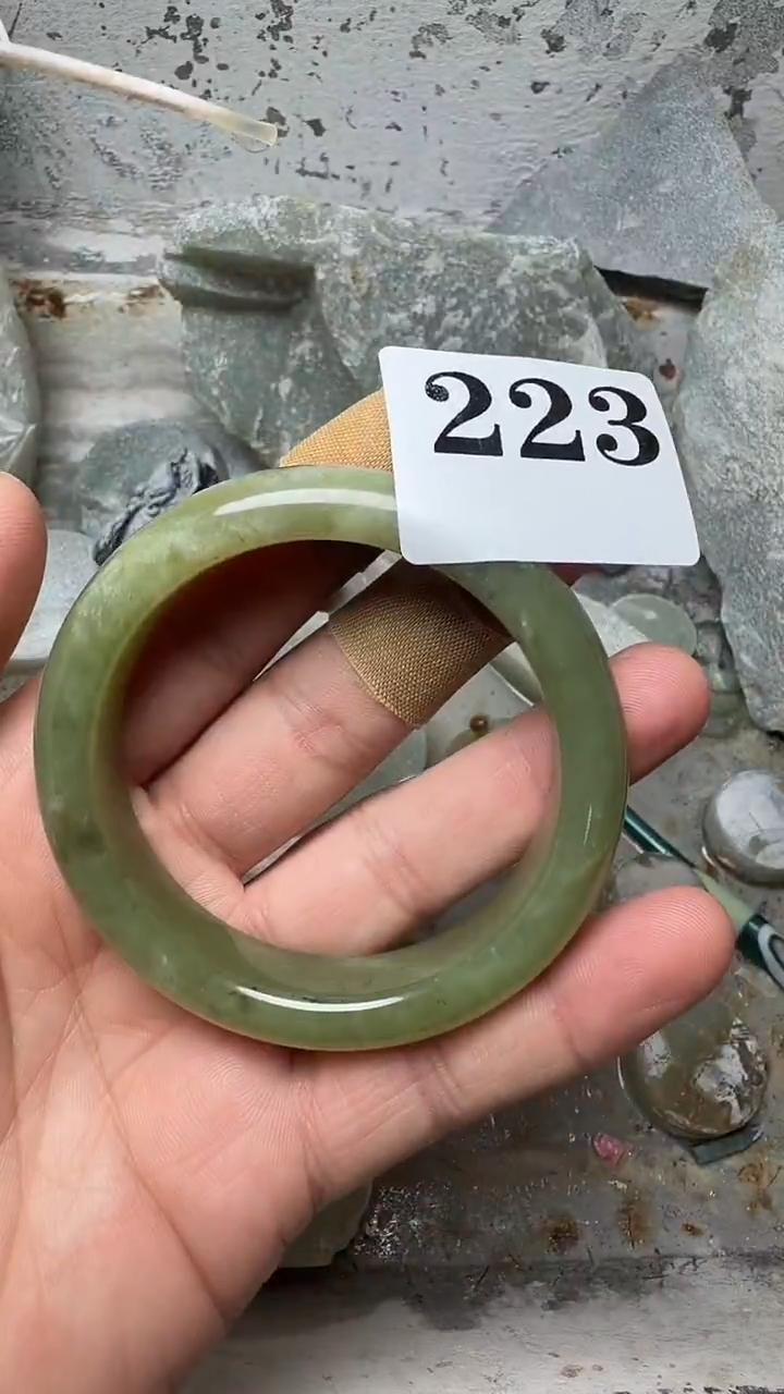 吊坠(赠链)未镶嵌和田玉手镯 