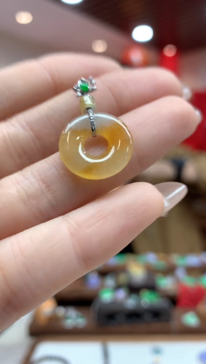 【闪购商品】翡翠吊坠(不含链)18K金镶嵌甜甜圈