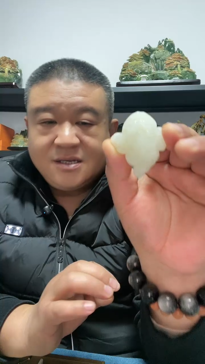 未镶嵌和田玉把件金蟾雕刻把件