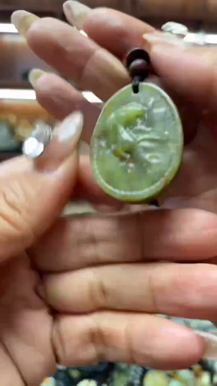 未镶嵌岫玉挂件 