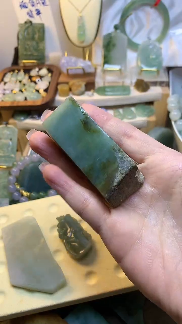 未镶嵌挂件翡翠缅甸A货翡翠,没有运费险,有纹有裂