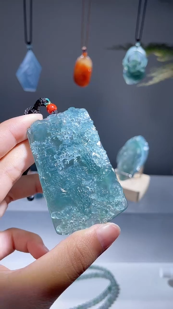 颈饰未镶嵌翡翠山水