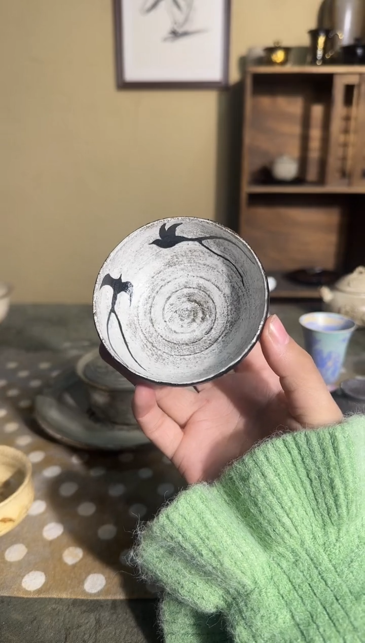 瓷片新品手绘燕子黑白普洱杯