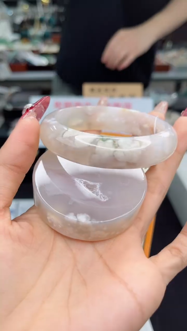 【闪购商品】石英质玉手镯未镶嵌57圈口（赠品镯心）1571154