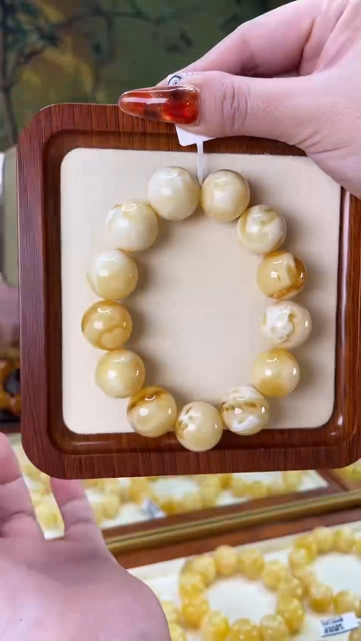 【闪购商品】蜜蜡裸石未镶嵌手串