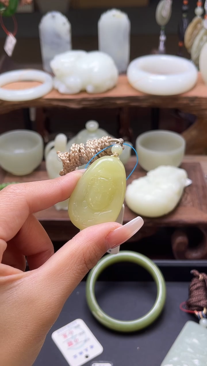 【闪购商品】和田玉吊坠未镶嵌若羌黄玉观音头9002520